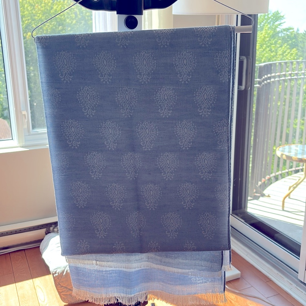 SCARF/SHAWL/WRAP Blue & White with design, delicate fringe trim